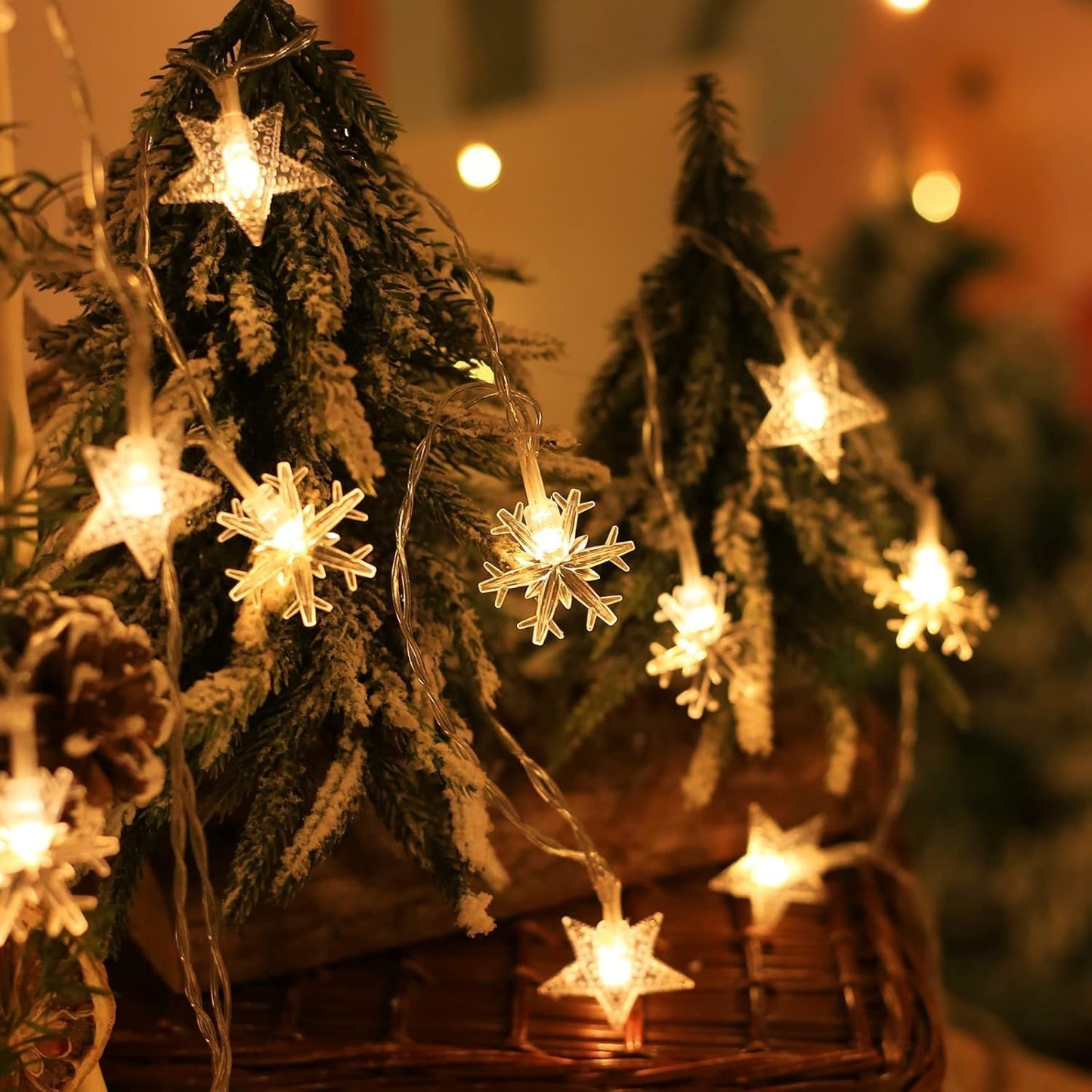 6-meter LED string lights with snowflakes and stars – warm white, battery-powered, for indoor and outdoor use