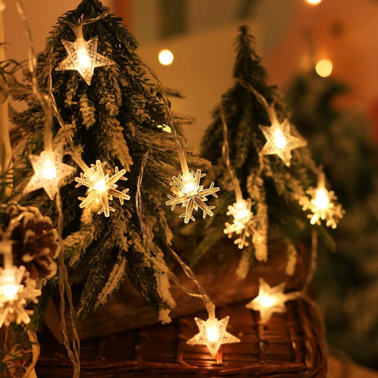 6-meter LED string lights with snowflakes and stars – warm white, battery-powered, for indoor and outdoor use