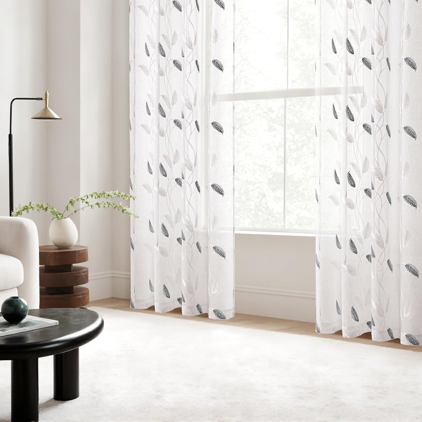 Light gray curtains with a leaf pattern, 2 pieces, 140 x 220 cm